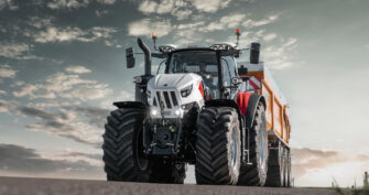 STEYR Traktoren 6440 Cervus CVT Transport